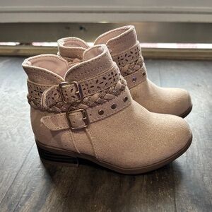Toddler Size 7 Jumping Beans rose gold zip-up boots.